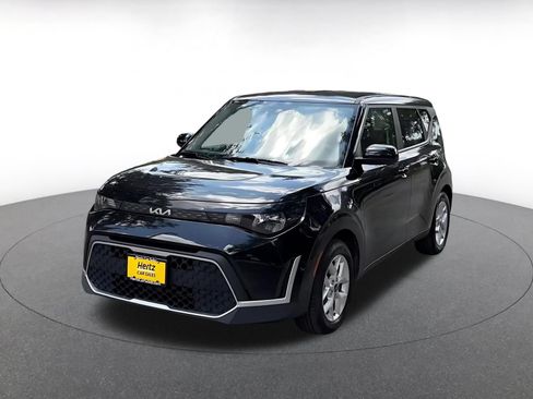 Used 2025 Kia Soul LX w/ LX Technology Package FWD image 7