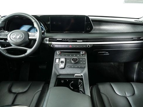 Used 2023 Hyundai Palisade Limited w/ Winter Package image 21