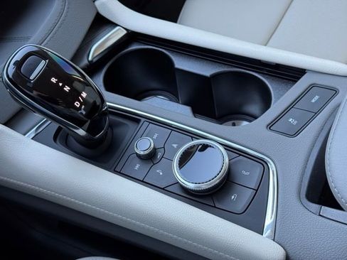 New 2025 Cadillac XT6 Premium Luxury w/ LPO, ONYX Package image 32