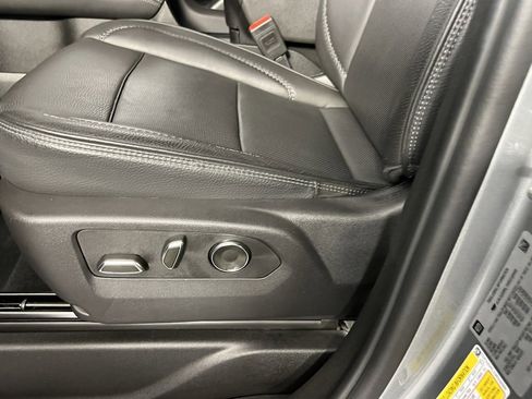 Used 2025 GMC Yukon Denali image 24