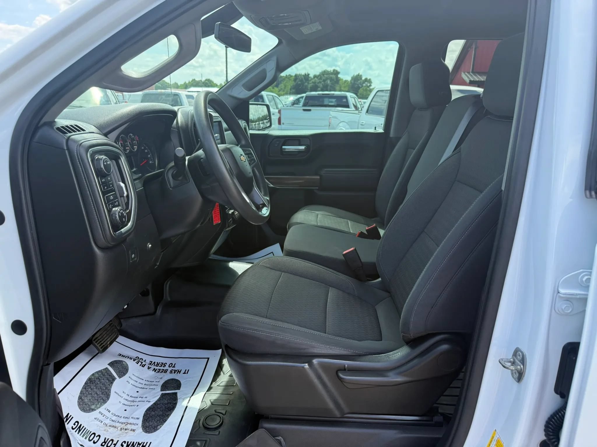 Used 2020 Chevrolet Silverado 1500 LT w/ Z71 Off-Road Package AWD/4WD image 7