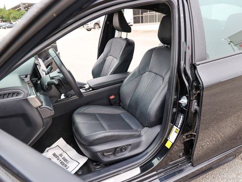 Used 2025 Toyota Camry XSE FWD image 33