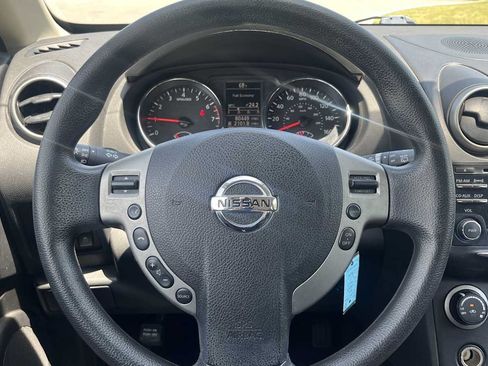 Used 2014 Nissan Rogue S w/ Convenience Package AWD/4WD image 35