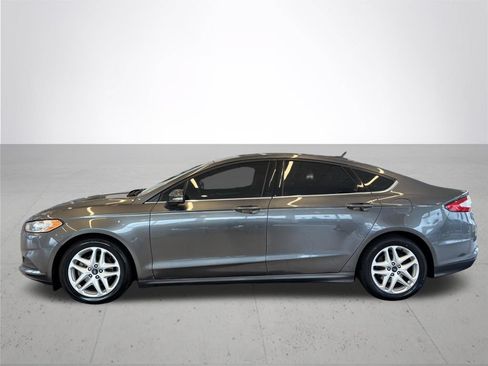 Used 2016 Ford Fusion SE FWD image 11