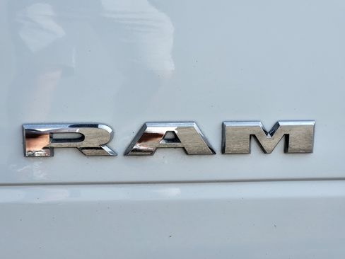 Used 2024 RAM 3500 SLT w/ Quick Order Package 2YG SLT AWD/4WD image 11
