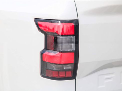 New 2025 Nissan Frontier SV AWD/4WD image 9