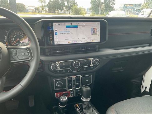 Used 2024 Jeep Wrangler Unlimited Rubicon image 16