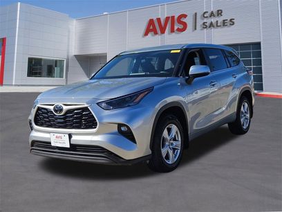 Used 2024 Toyota Highlander LE