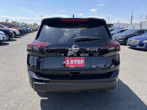 Used 2024 Nissan Rogue S AWD/4WD image 4