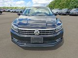 Used 2018 Volkswagen Passat 2.0T SEL Premium image 2
