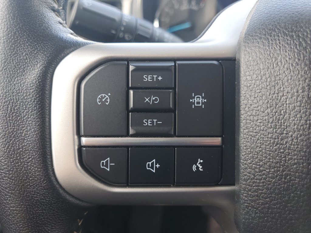 Used 2024 Ford Expedition XLT AWD/4WD image 40