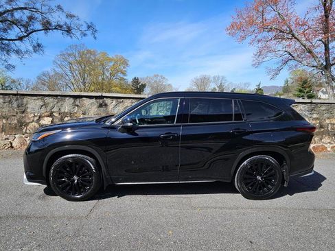 Used 2024 Toyota Highlander XSE image 7