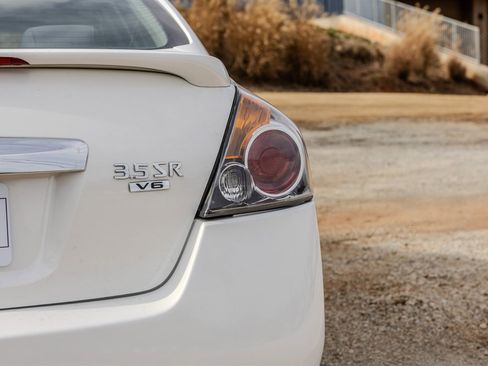 Used 2012 Nissan Altima 3.5 SR image 9