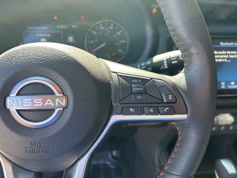 Used 2023 Nissan Kicks SR w/ SR Premium Package FWD image 17