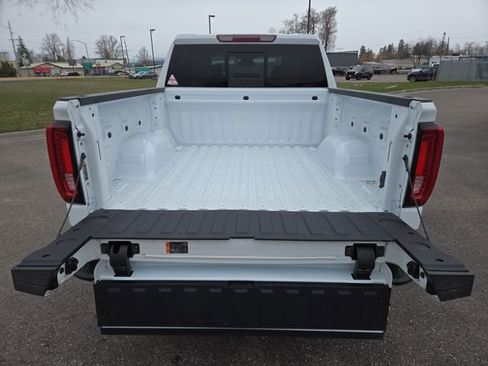 New 2026 GMC Sierra 1500 SLT image 33