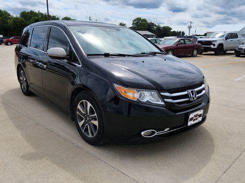 Used 2014 Honda Odyssey Touring image 2