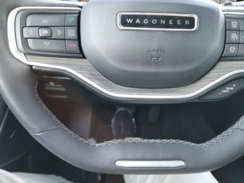 Used 2023 Jeep Wagoneer L Series II image 13