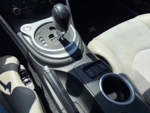 Used 2010 Nissan 370Z Touring w/ Sport Pkg RWD image 16