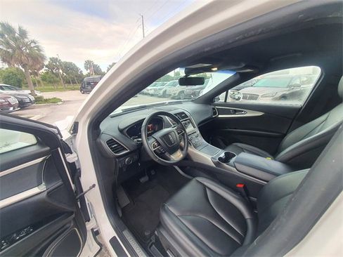 Used 2019 Lincoln Nautilus FWD image 14