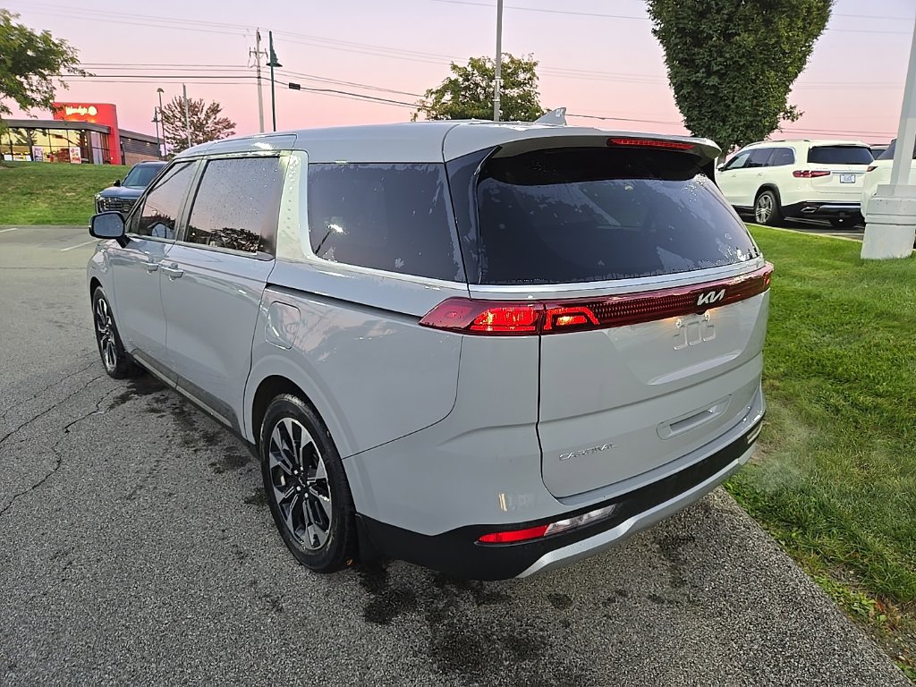 Certified 2024 Kia Carnival EX FWD image 7