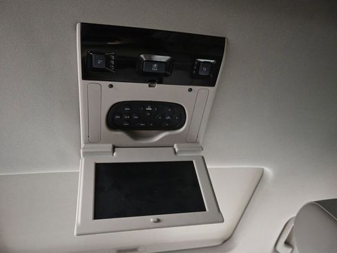 Used 2018 Chevrolet Tahoe Premier image 18