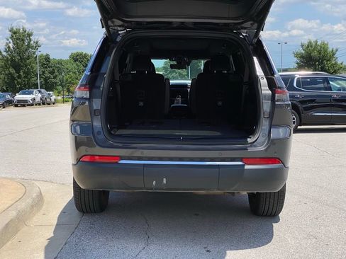 Used 2024 Jeep Grand Cherokee L Limited w/ Luxury Tech Group II AWD/4WD image 7