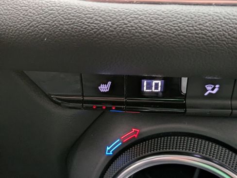 Used 2025 Chevrolet Blazer LT AWD/4WD image 6