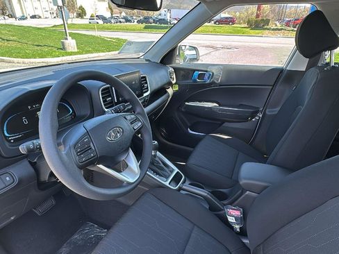 New 2026 Hyundai Venue SE FWD image 11