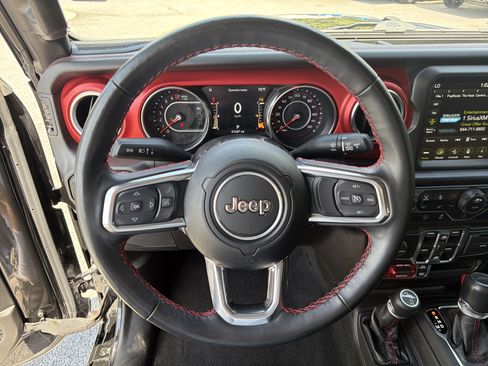 Used 2022 Jeep Gladiator Rubicon w/ Cold Weather Group AWD/4WD image 28
