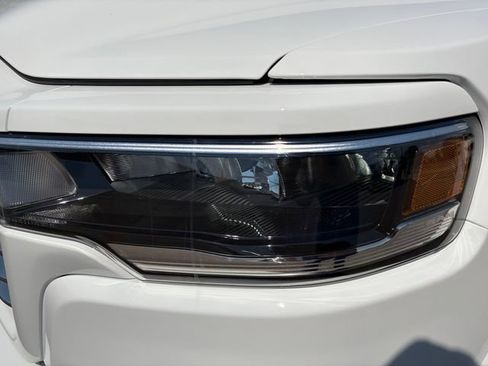 New 2026 RAM 1500 Laramie AWD/4WD image 9
