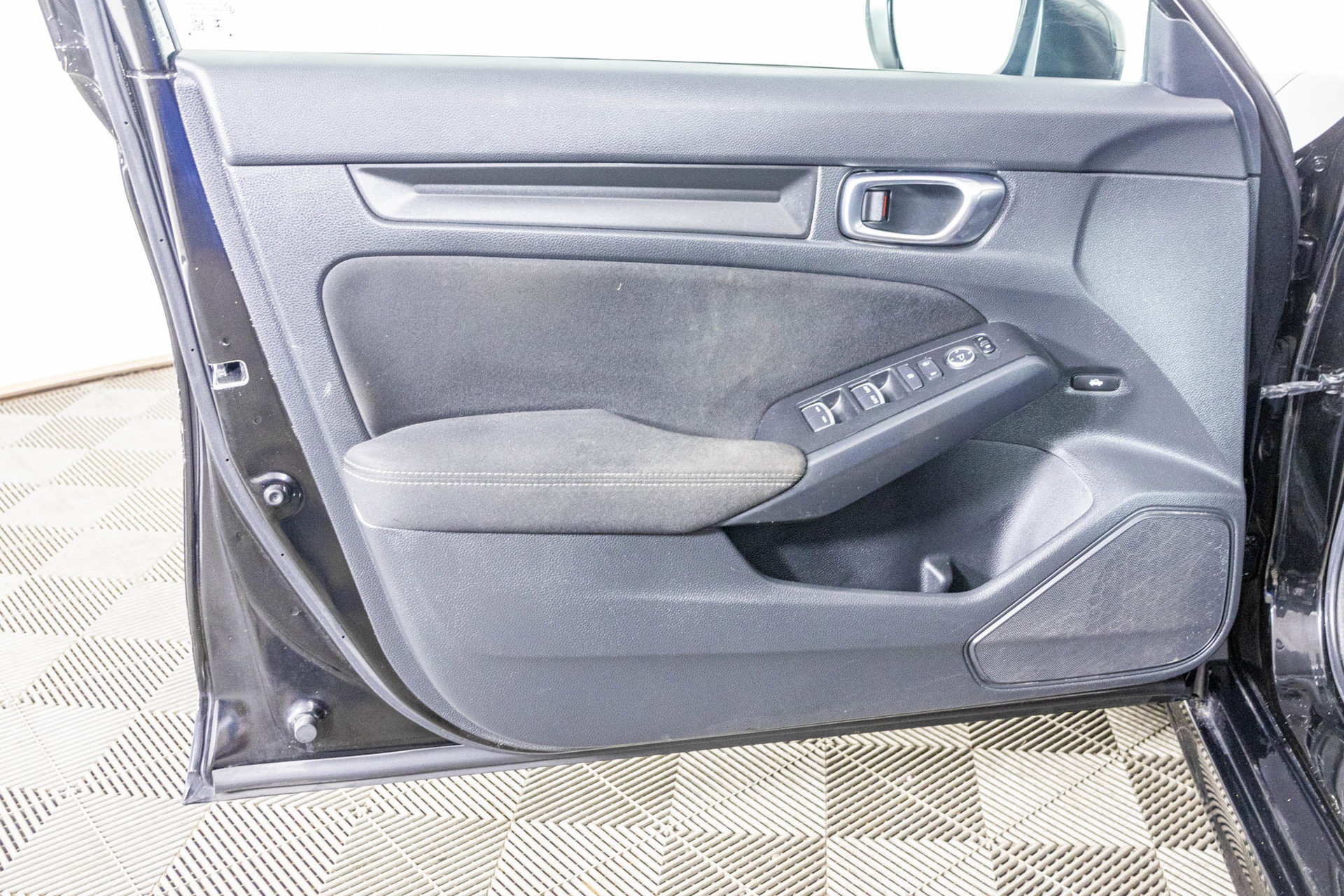 Used 2022 Honda Civic LX image 33
