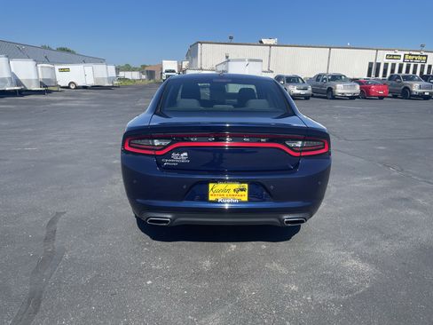 Used 2017 Dodge Charger SE w/ Power Sunroof Group AWD/4WD image 7