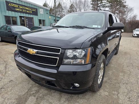 Used 2012 Chevrolet Suburban LT w/ Luxury Package AWD/4WD image 5