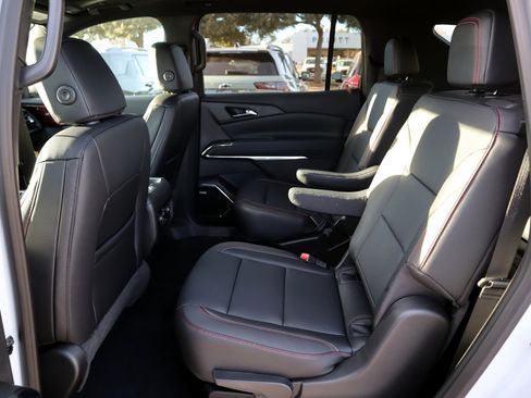 New 2026 Chevrolet Traverse Z71 w/ Enhanced Driving Package image 8