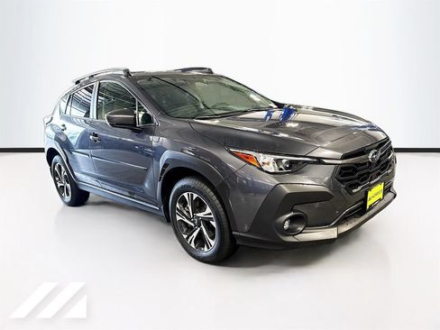 Used 2024 Subaru Crosstrek 2.0i Premium AWD/4WD image 3