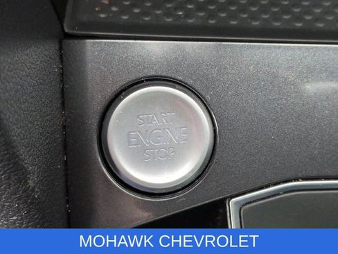 Used 2021 Volkswagen Tiguan SE FWD image 17