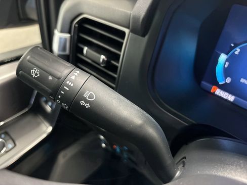 Used 2024 Ford F150 Platinum image 40