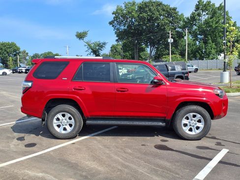 Used 2024 Toyota 4Runner SR5 Premium AWD/4WD image 2