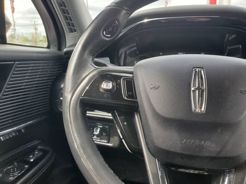 Used 2021 Lincoln Corsair AWD image 18