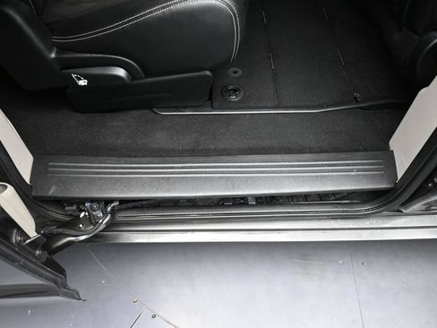 Used 2020 Dodge Grand Caravan SXT FWD image 28