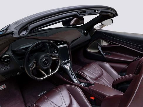 Used 2020 McLaren 720S Spider image 21