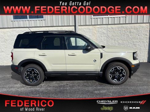 Used 2025 Ford Bronco Sport Outer Banks AWD/4WD image 1