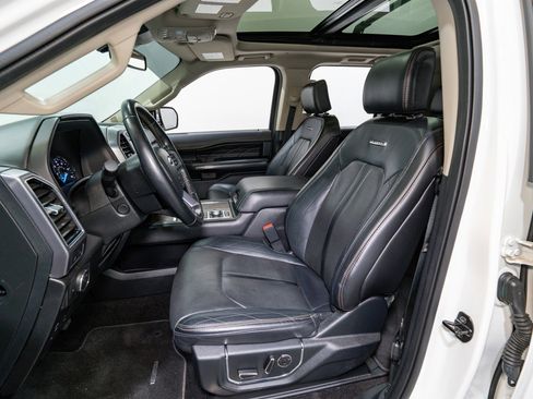 Used 2020 Ford Expedition Platinum image 18