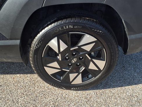 Used 2025 Hyundai Kona SEL AWD/4WD image 25