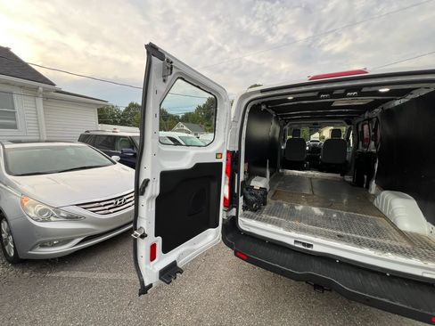 Used 2018 Ford Transit 250 148 Low Roof RWD image 22