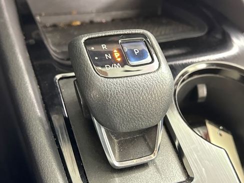 Used 2021 Nissan Rogue SV image 25