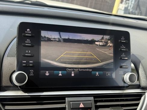 Used 2018 Honda Accord Touring image 13