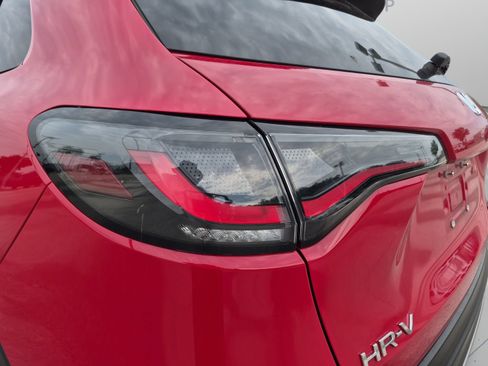 Certified 2025 Honda HR-V Sport image 32