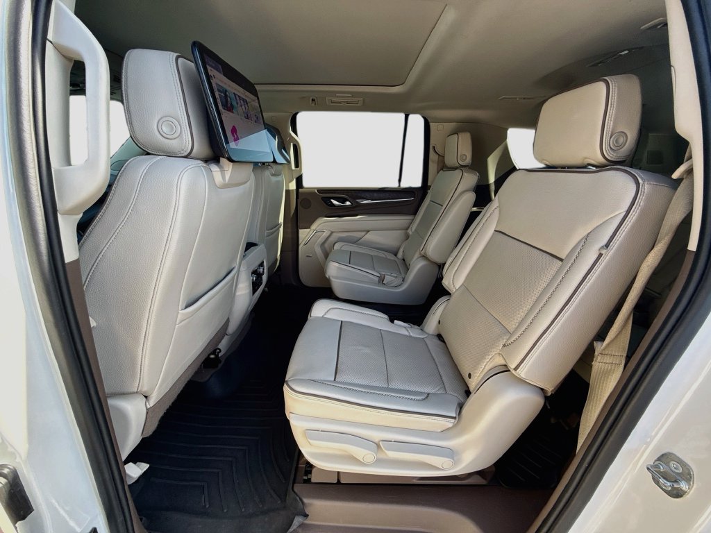Used 2023 GMC Yukon XL Denali w/ Denali Reserve Package AWD/4WD image 31