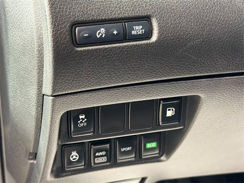 Used 2020 Nissan Rogue S image 10